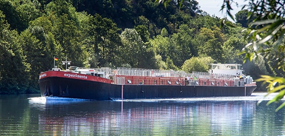 MS experimenta bei der Fahrt auf dem Neckar