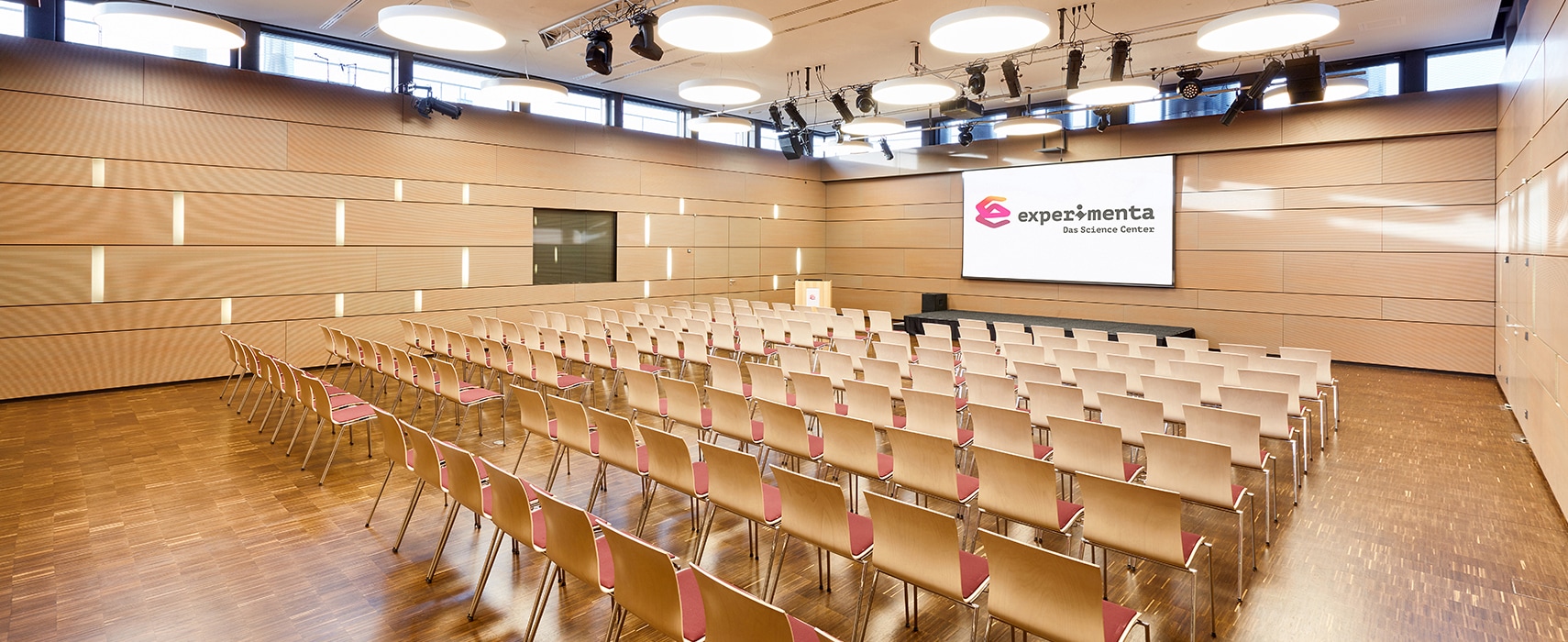 Raum für Veranstaltungen im Kubus der experimenta