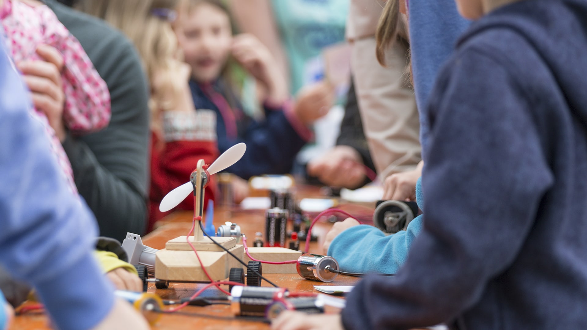 Gruppe mit Kindern