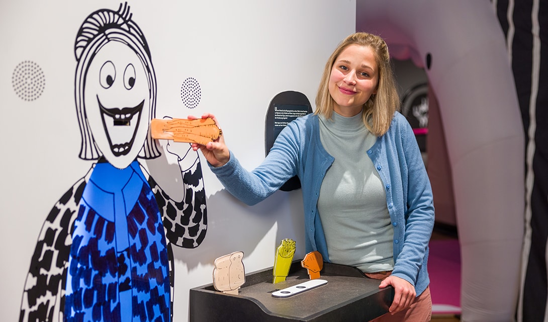 Giulia Enders in der Sonderausstellung Darm mit Charme