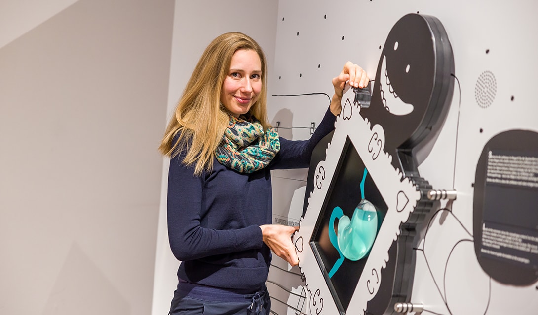 Jill Enders in der Sonderausstellung Darm mit Charme