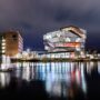 experimenta Gebäude bei Nacht
