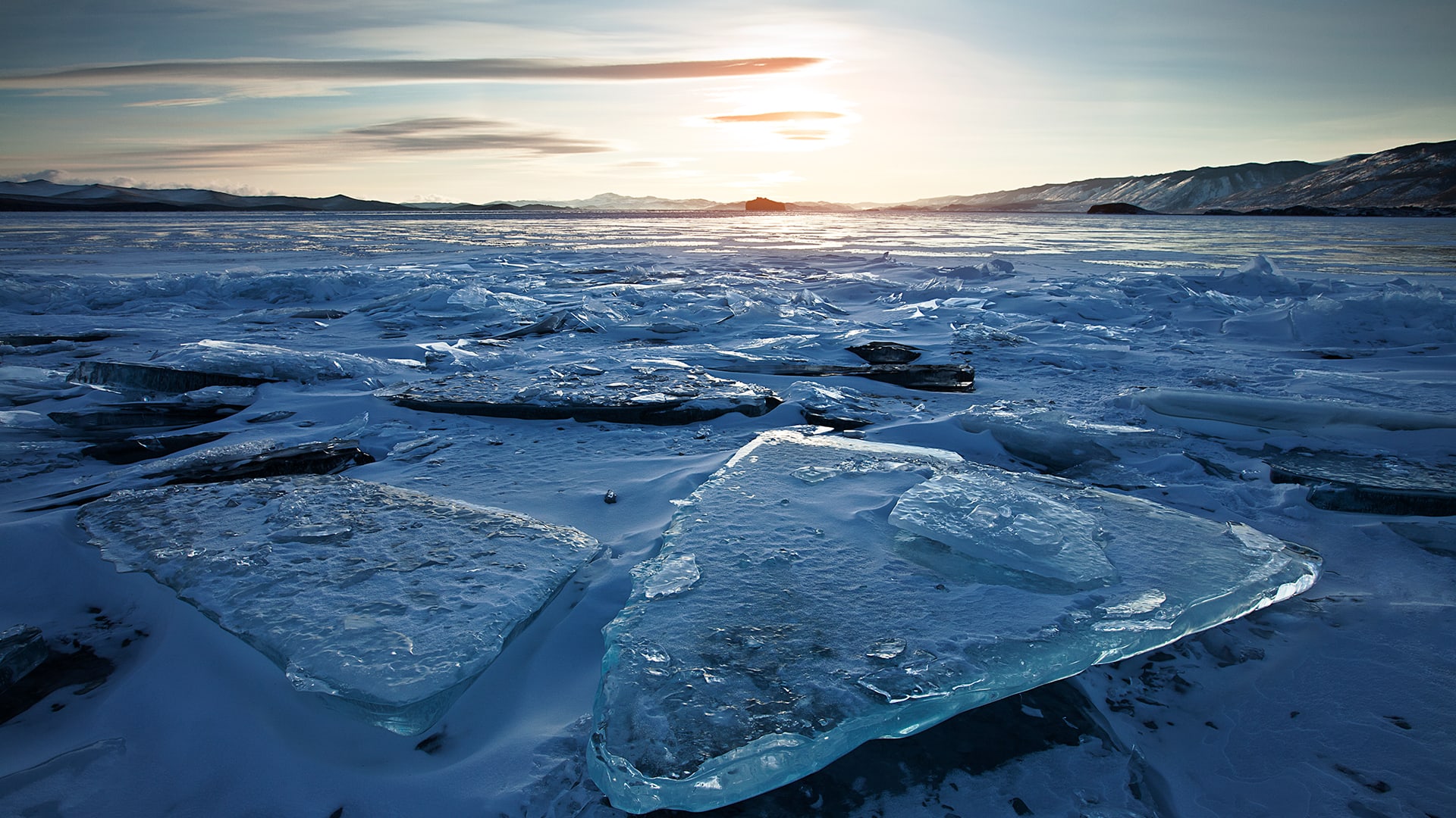 Eisplatten auf dem Meer