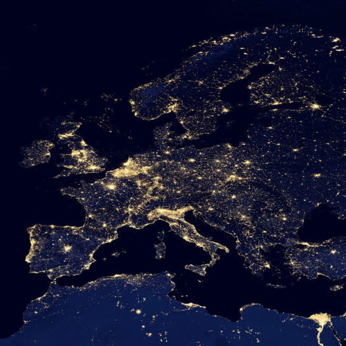 Blick auf die Erde bei Nacht