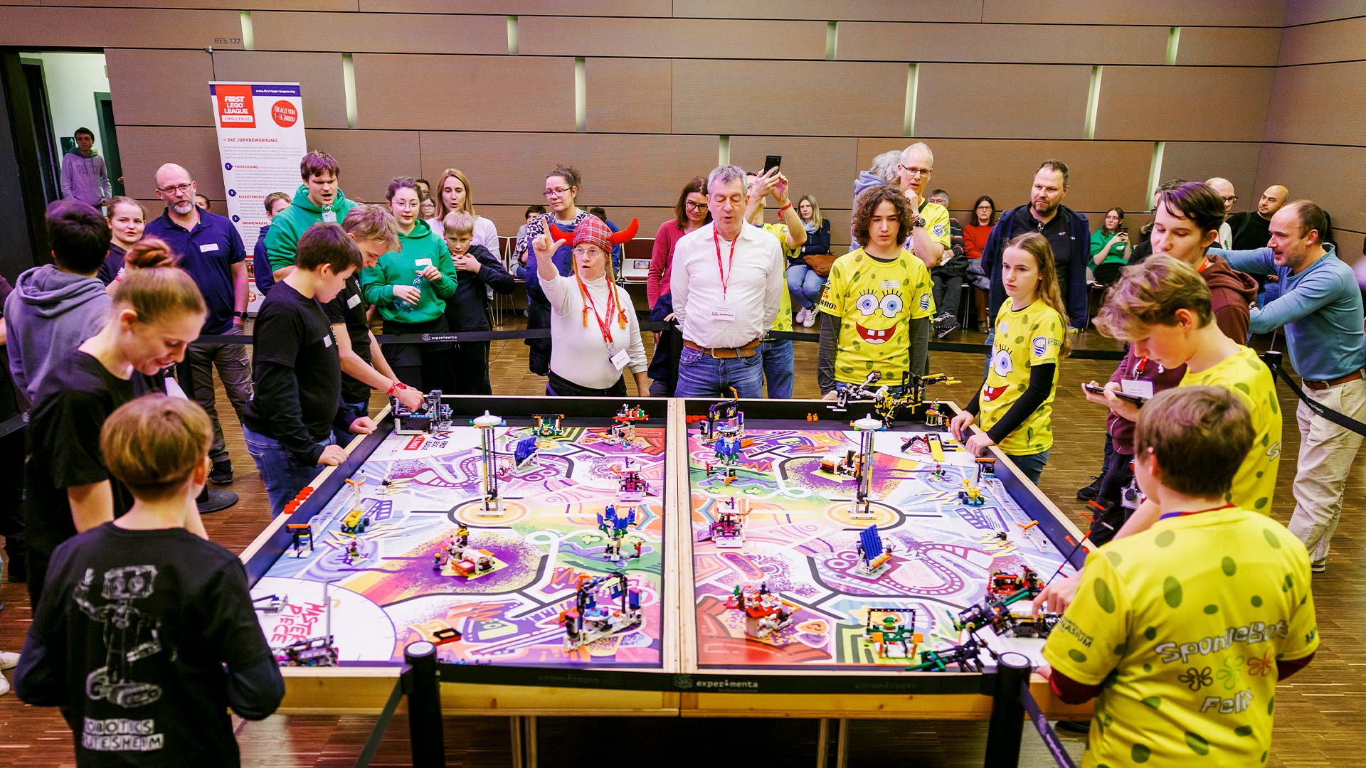 Der Wettkampf der First Lego League findet statt.