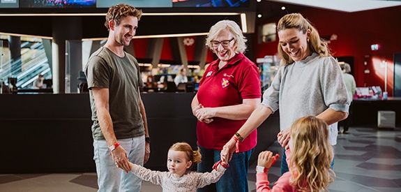 Menschen in der experimenta